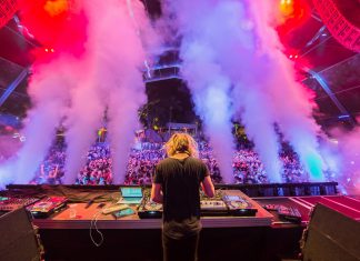 James Zabiela agitou a Laroc com muito Tech House